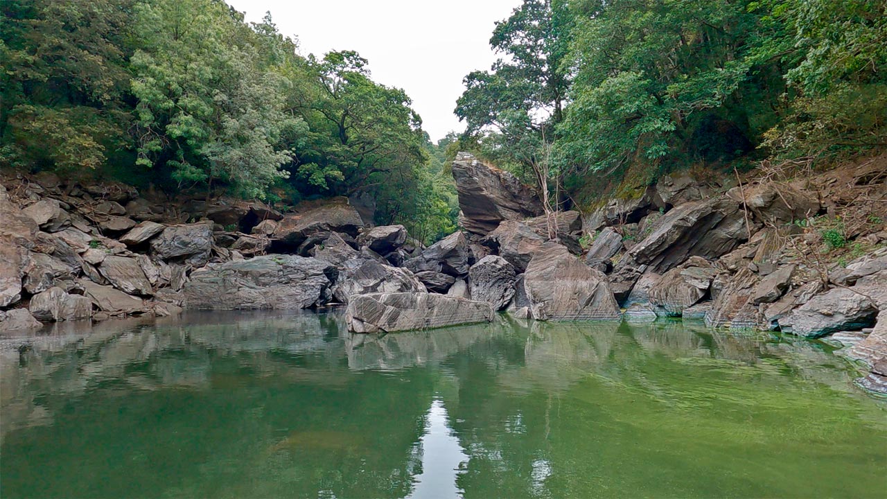 Encoro de Portodemouros, río Arnego
